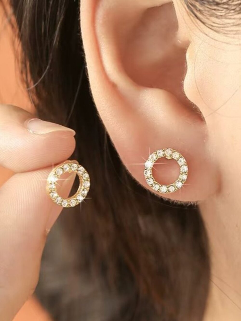 NEW 18K Yellow Gold Dainty Delicate Circle Rhinestone Stud Earrings